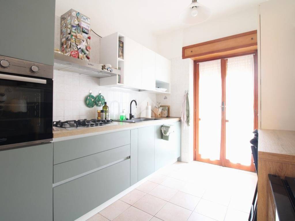 Appartamento a Pomezia in Via Sebastopoli, 27 - Foto 2