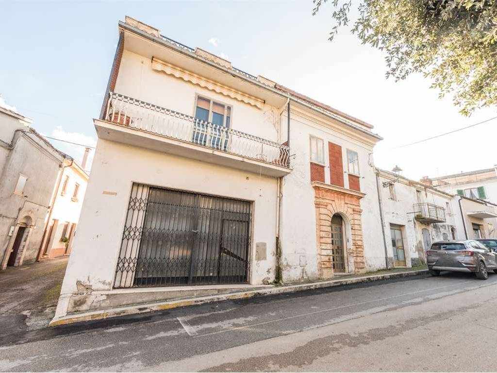 Appartamento a Civitella casanova in corso Umberto , 24 - Foto 2