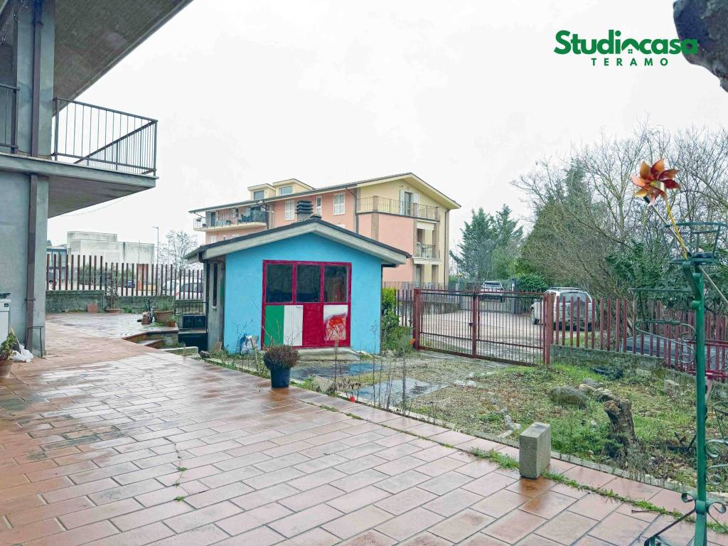 Villa a Teramo in Via Domenico Referza - Foto 4