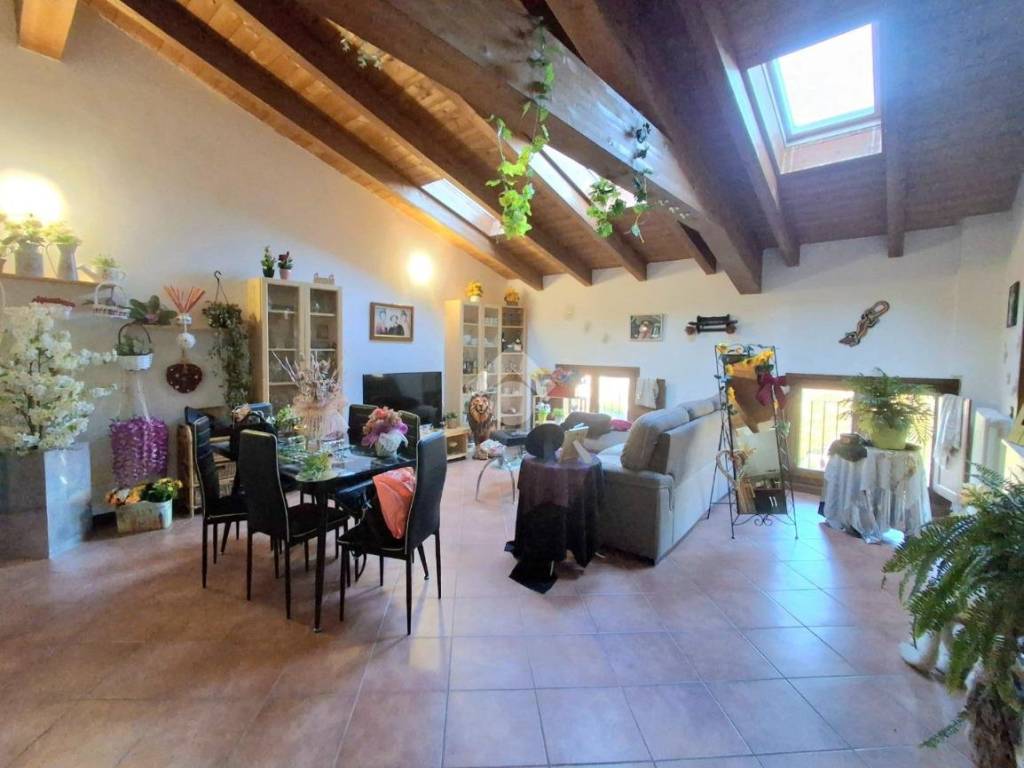 Appartamento a Brescello in Piazza Maria Pallini, 5 - Foto 2