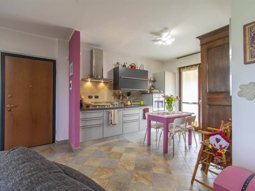 Appartamento a Leinì in via lombardore, 131 - Foto 3