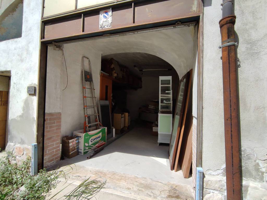 Box / garage a Caserta in Via Gian Battista Vico - Foto 2