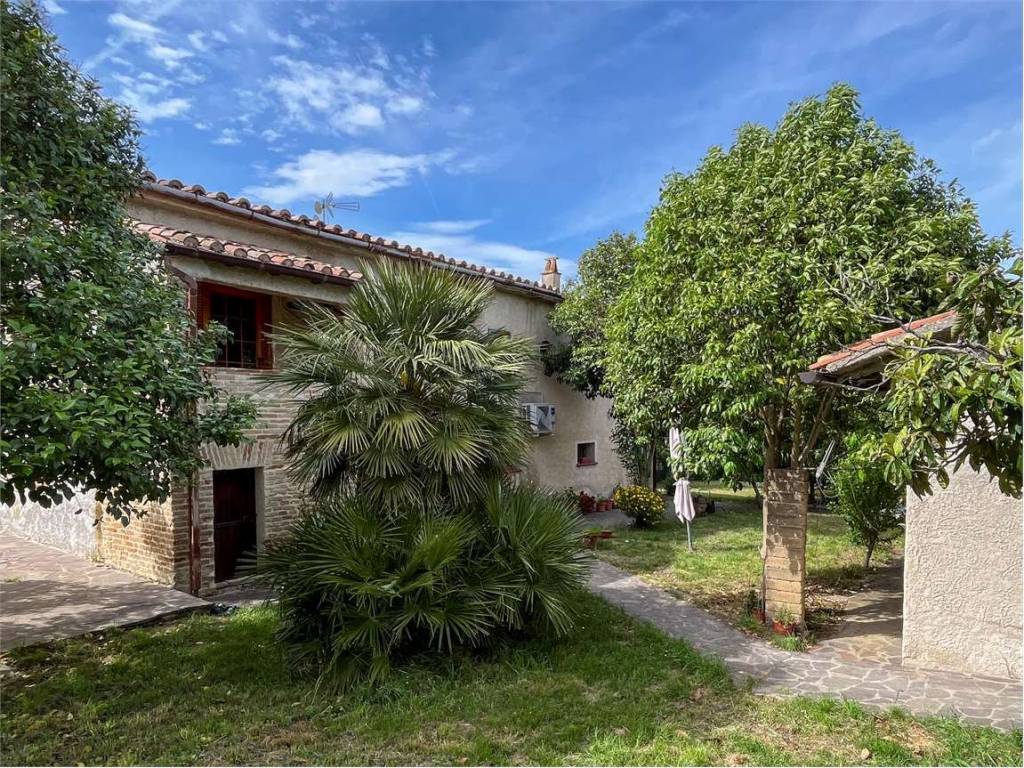 Villa a Monte roberto in via Avolante, 4 - Foto 2