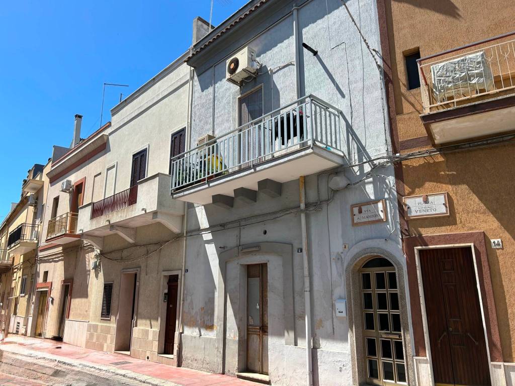 Appartamento a Grottaglie in Via Alessandro Manzoni, 2 - Foto 2