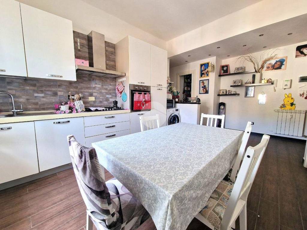 Appartamento a Genova in Via Erpidio Berno, 73 - Foto 2