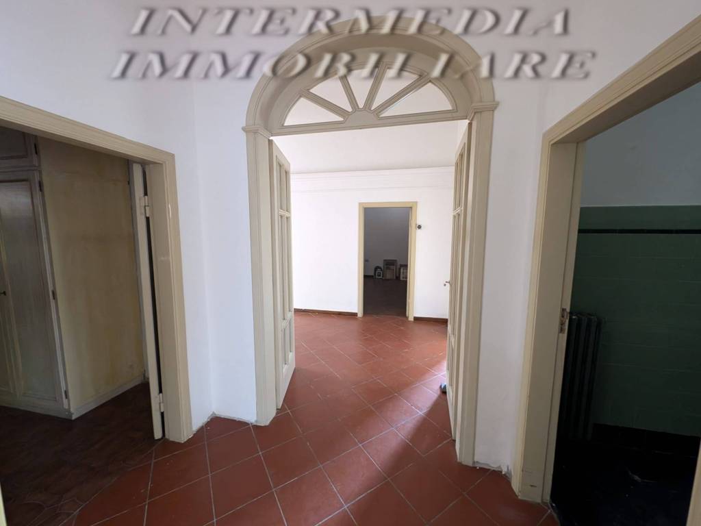 Villa a Montevarchi in Piazza della Repubblica - Foto 2