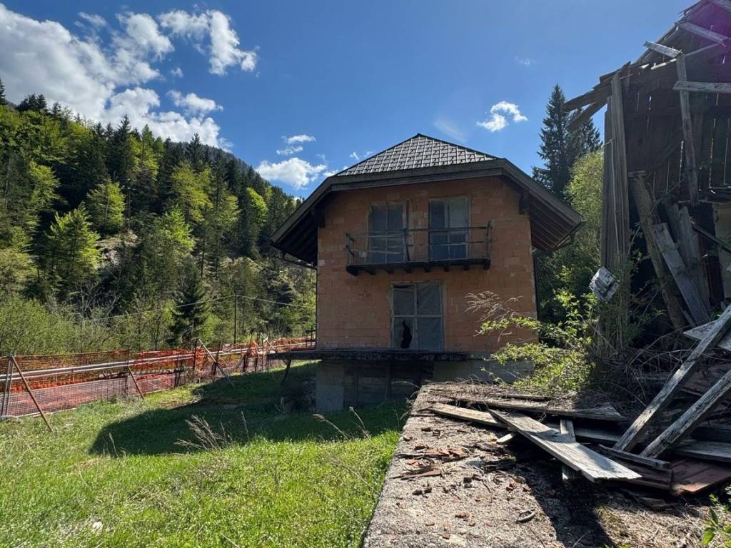 Casa indipendente a Tarvisio in Strada Statale del Friuli - Foto 2
