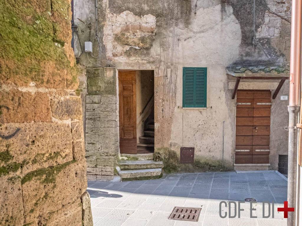 Appartamento a Pitigliano in Via Generale Orsini - Foto 2