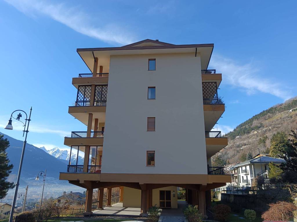 Appartamento a Aosta in Via delle Betulle, 1 - Foto 2