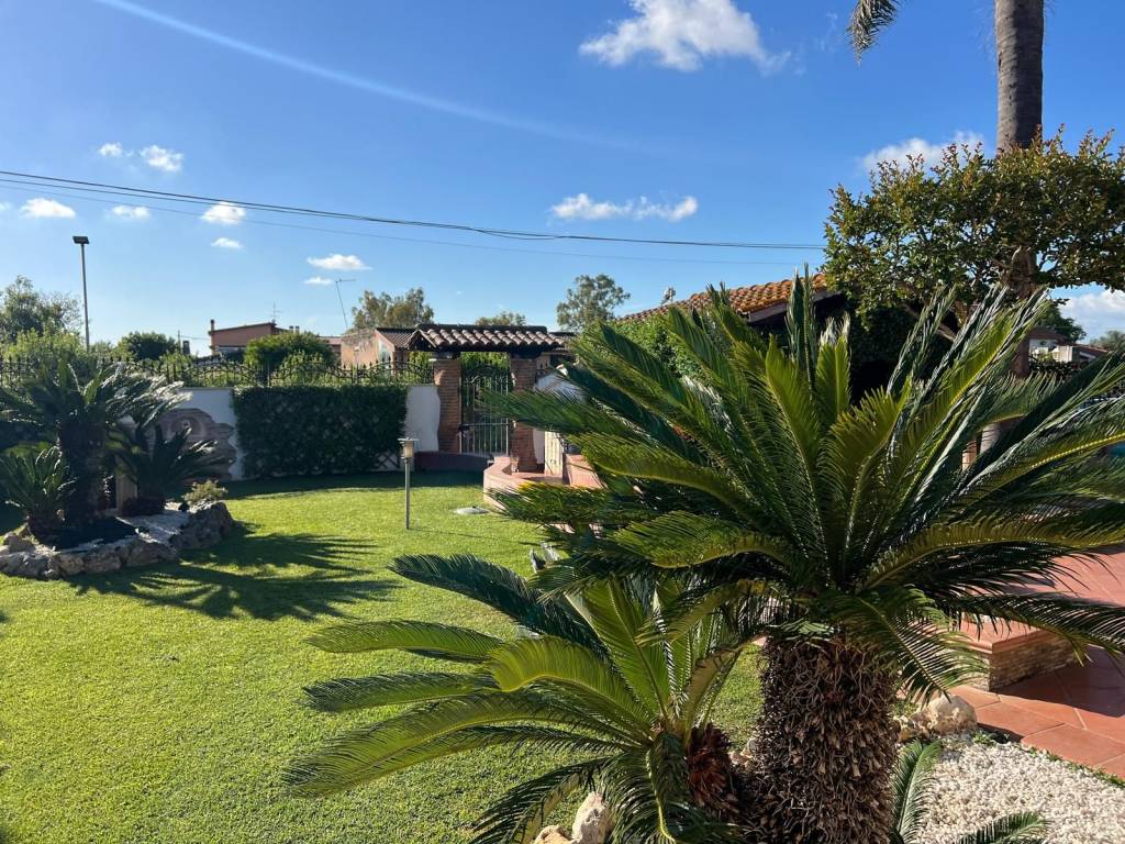 Villa a Aprilia in Via Chiese - Foto 2