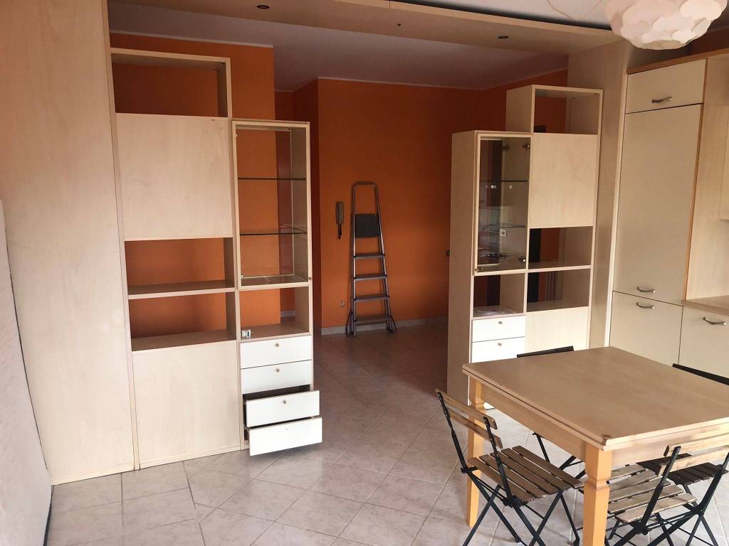 Appartamento a Saronno in Via delle Grigne, 21 - Foto 2