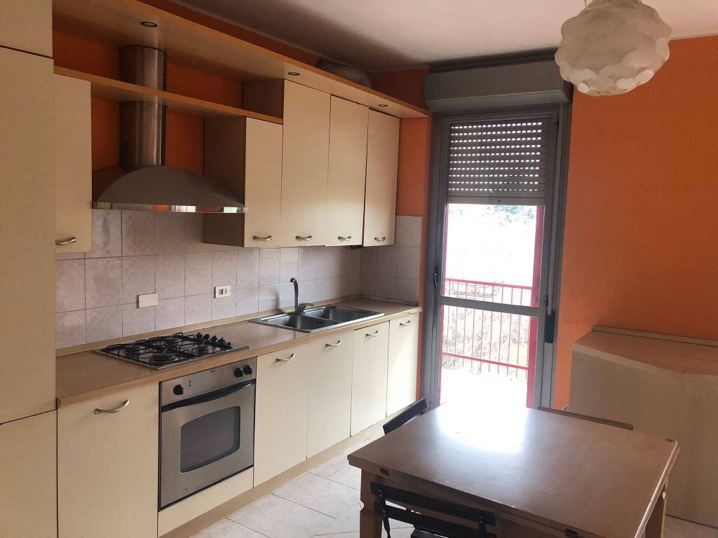 Appartamento a Saronno in Via delle Grigne, 21 - Foto 5