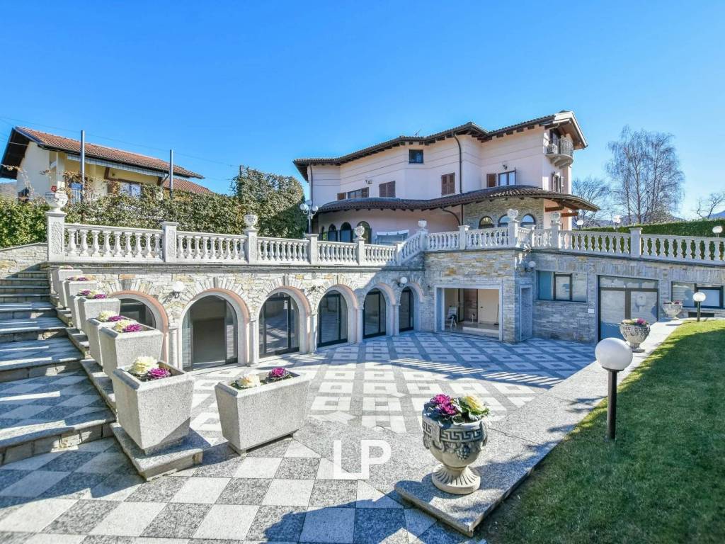 Villa a Verbania in Via Intra Premeno, 63 - Foto 2