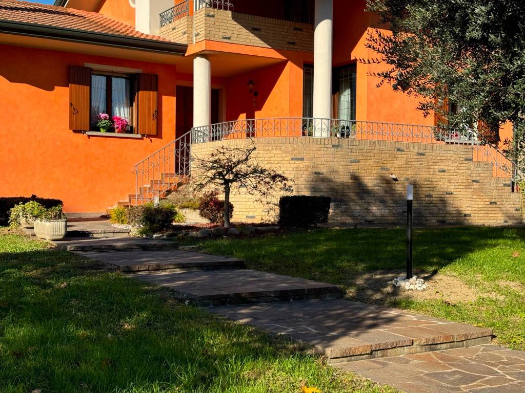 Villa a Pernumia in Via Giotto, 36 - Foto 2