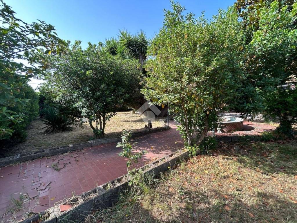 Villa a Aprilia in Via Adige, 32 - Foto 3