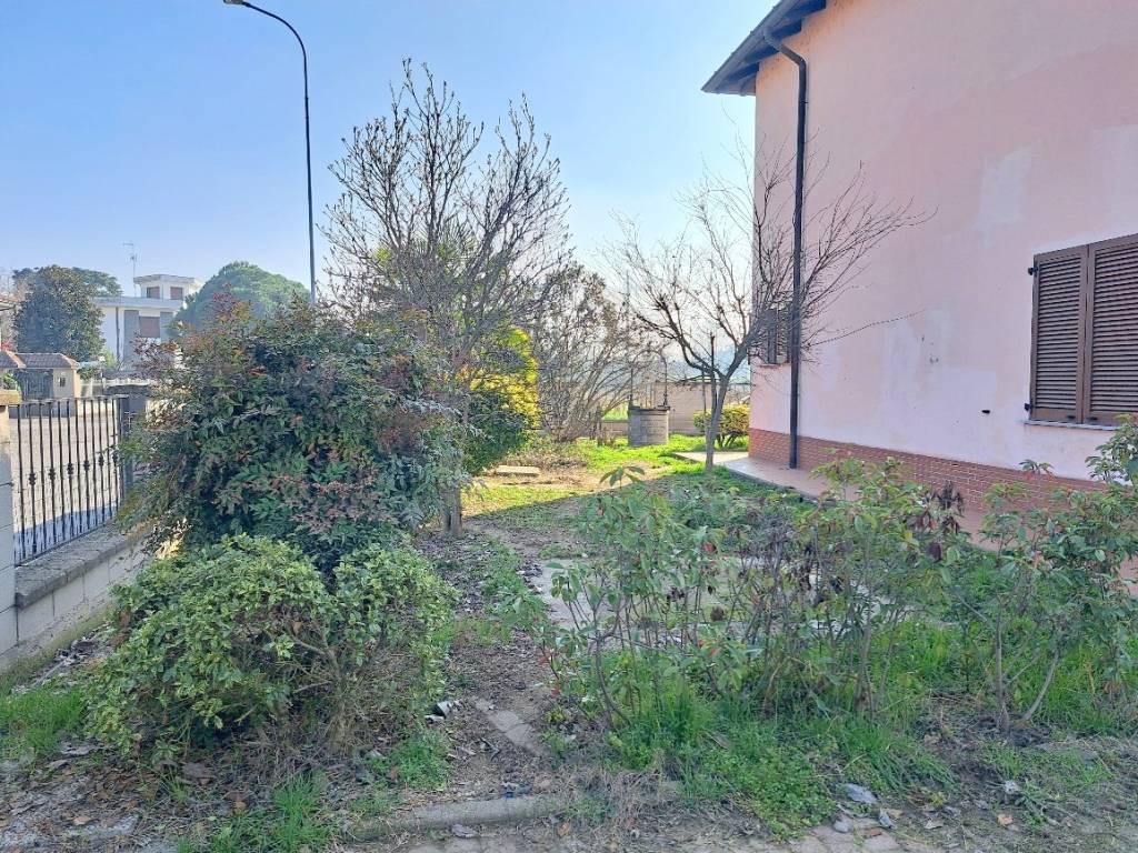 Villa a Mortara in Via Bruno Buozzi - Foto 5