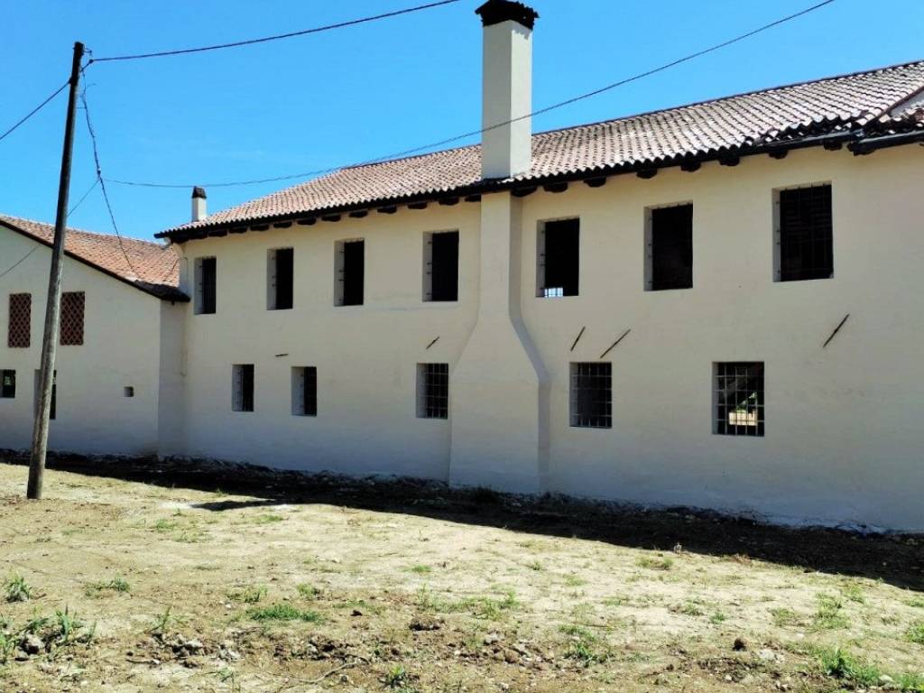 Rustico / casale a Castelfranco veneto in via San Pio X 34/a - Foto 4
