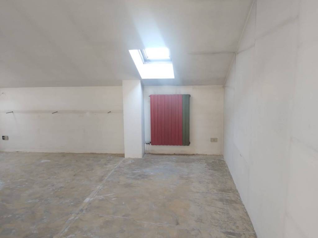 Attico / mansarda a Vercelli in Via Giuseppe Chicco, 13 - Foto 2