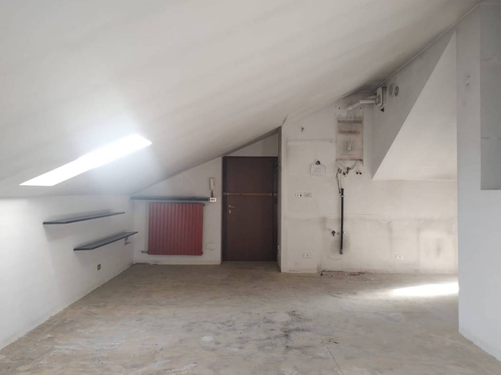 Attico / mansarda a Vercelli in Via Giuseppe Chicco, 13 - Foto 4