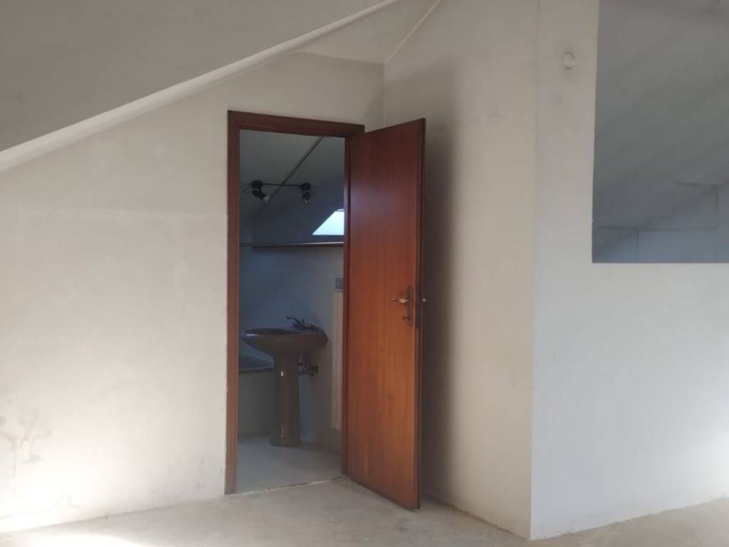 Attico / mansarda a Vercelli in Via Giuseppe Chicco, 13 - Foto 5