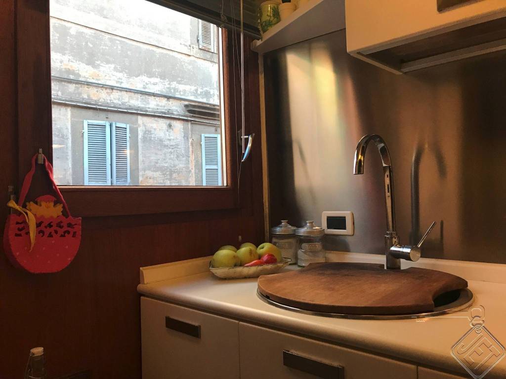 Appartamento a Viterbo in Via Zuccari, 19 - Foto 3