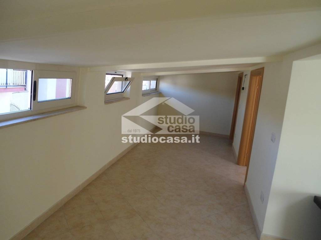 Attico / mansarda a Crotone - Foto 3