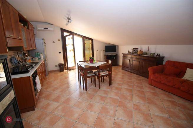 Attico / mansarda a Ancarano in Via Montagna Dei Fiori - Foto 3