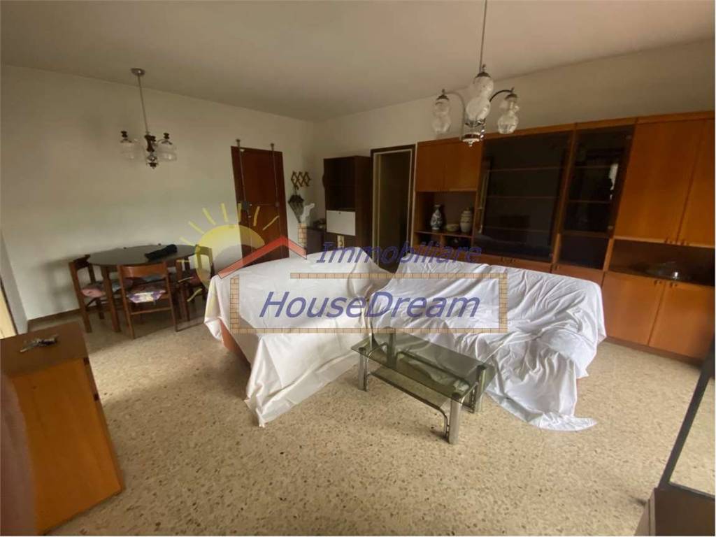 Appartamento a Borgomanero in VIA CUREGGIO - Foto 3