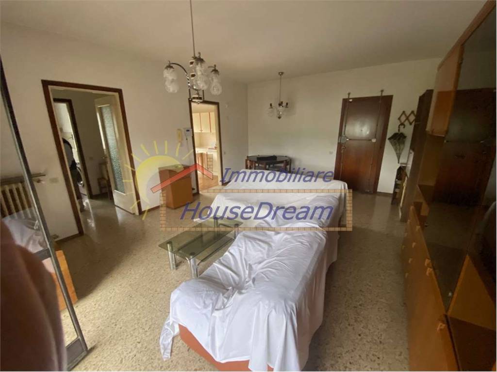 Appartamento a Borgomanero in VIA CUREGGIO - Foto 4