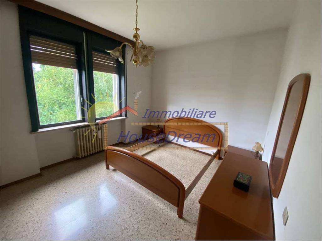 Appartamento a Borgomanero in VIA CUREGGIO - Foto 5