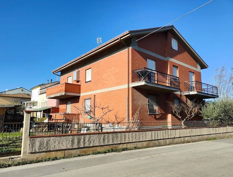 Villa a Civitanova marche in Via della Fontanella - Foto 3