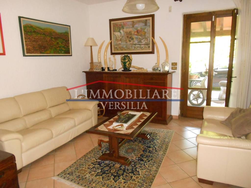 Villa a Pietrasanta in Via Unità d'Italia, 54 - Foto 4