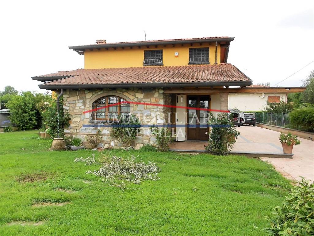 Villa a Pietrasanta in Via del Lago, - Foto 2