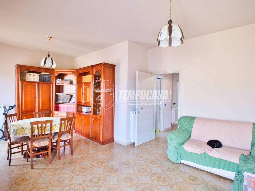 Appartamento a Trecate in Via Niccolò Machiavelli - Foto 5