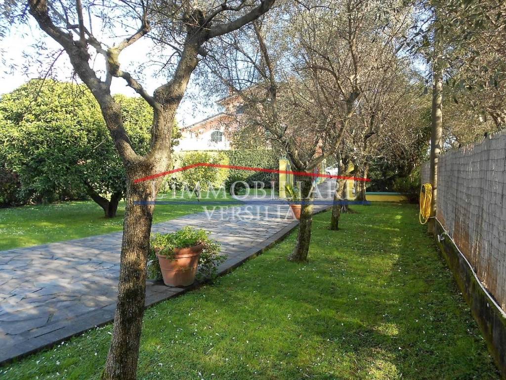 Villa a Seravezza in Via Ragazzi del ' - Foto 4