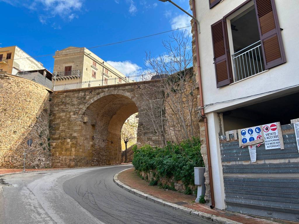 Palazzo / stabile a Castellammare del golfo in Via Giacomo Medici, 17 - Foto 2