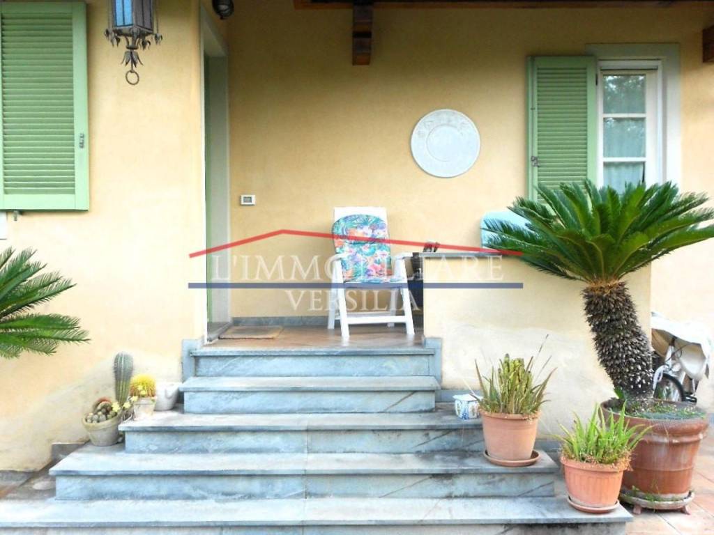 Villa a Seravezza in Via L. Salvatori, - Foto 4