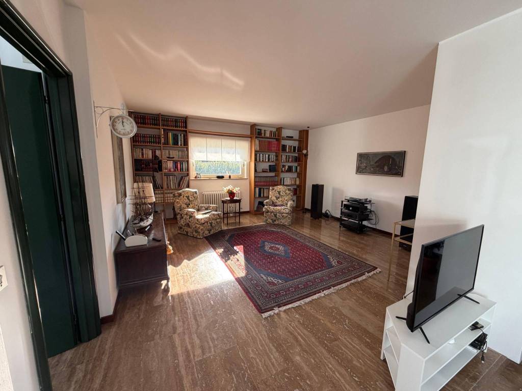 Villa a Udine in Viale Palmanova, 246 - Foto 2