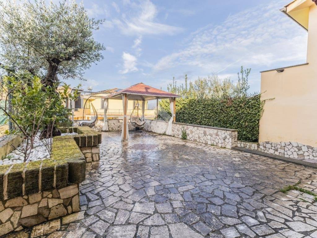 Villa a Campagnano di roma in Via Marche, 13 - Foto 2