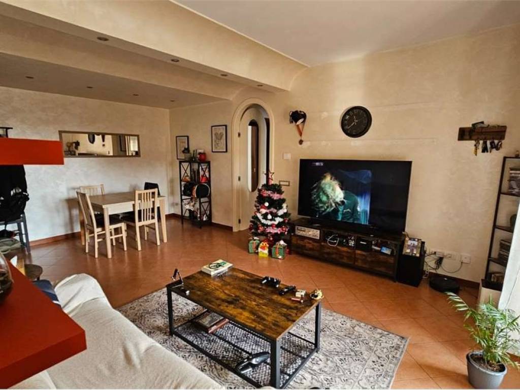 Appartamento a Pomezia in Viale Odisseo - Foto 4