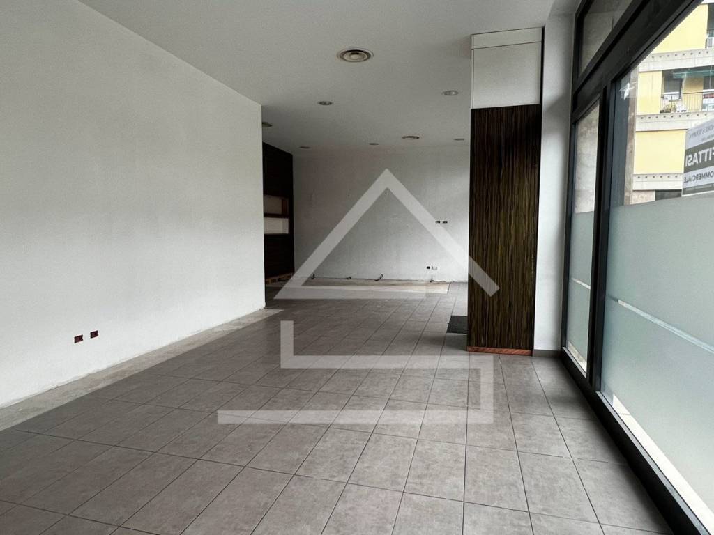 Immobile a Lecco in Corso Giacomo Matteotti - Foto 4