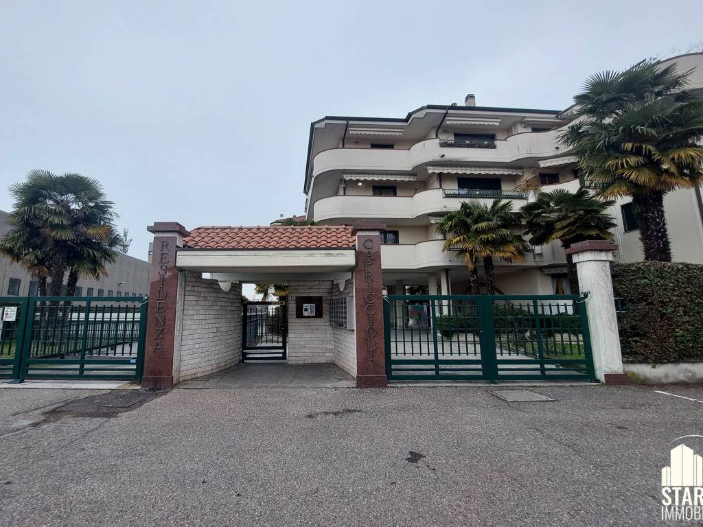 Appartamento a Bareggio in Via San Carlo, 19 - Foto 5