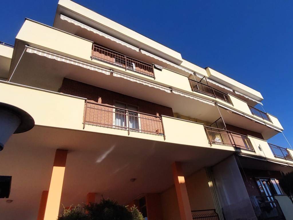 Appartamento a Chieri in Via Giuseppe Di Vittorio - Foto 2