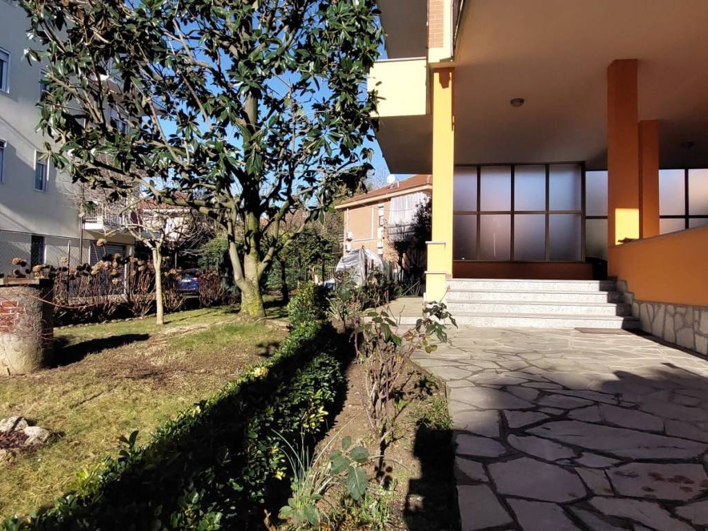 Appartamento a Chieri in Via Giuseppe Di Vittorio - Foto 3