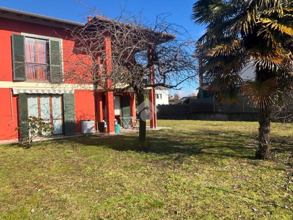 Appartamento a Varallo pombia in Via don bosco, 27 - Foto 2