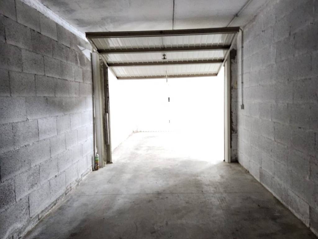 Box / garage a Latina - Foto 3
