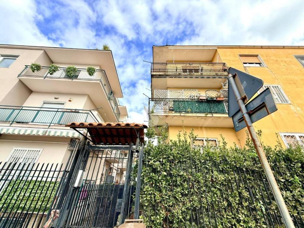 Appartamento a Pozzuoli in Via solfatara, 101 - Foto 2