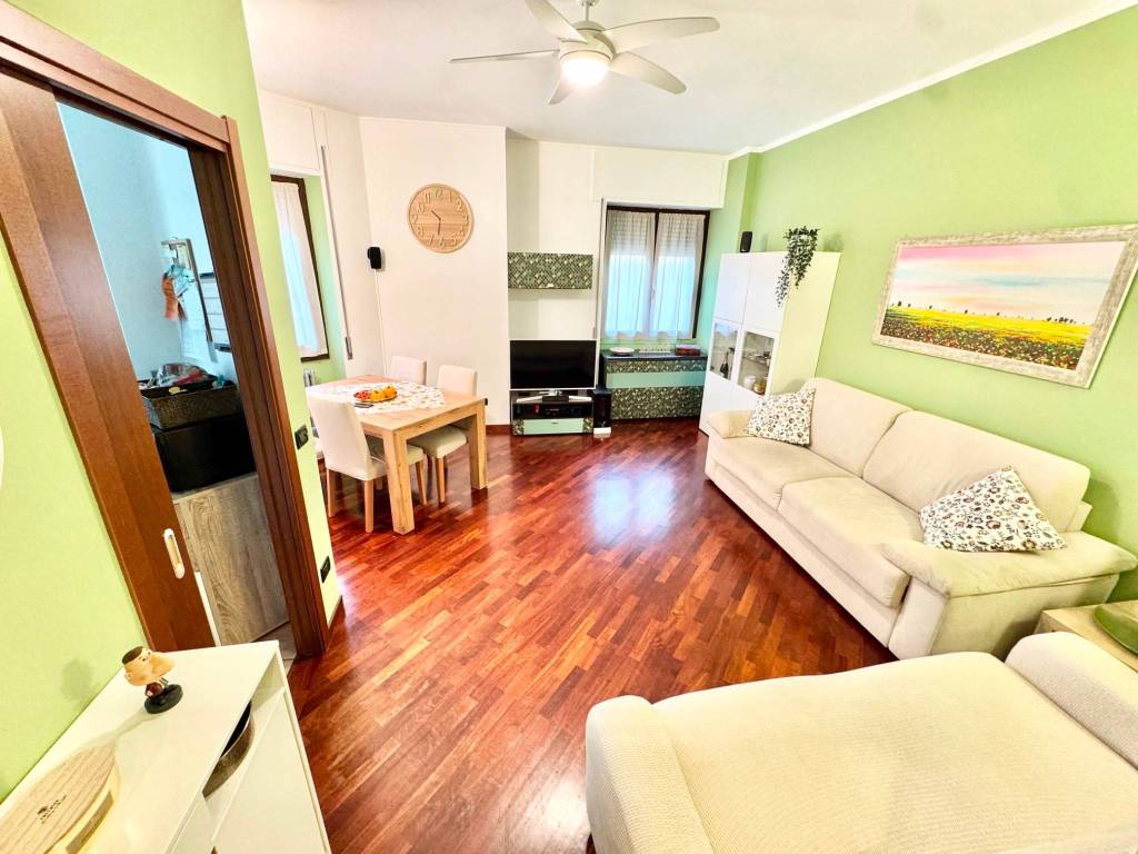 Appartamento a Corsico in Via Sant'Adele, 39 - Foto 4