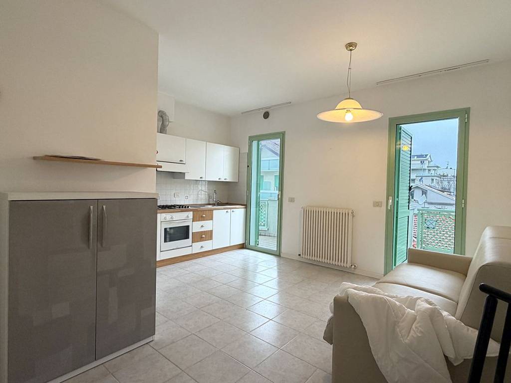 Appartamento a Riccione in Viale Alessandro Volta, 7 - Foto 2