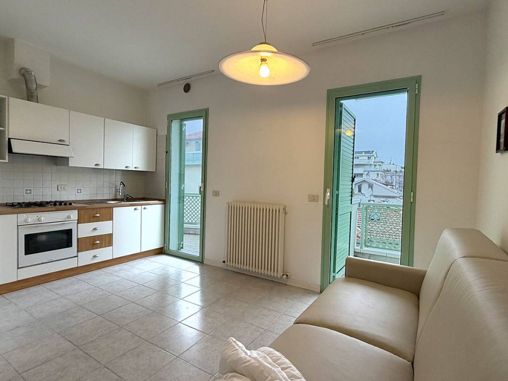 Appartamento a Riccione in Viale Alessandro Volta, 7 - Foto 3